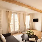Charming Property - Notre Dame Cathedral
