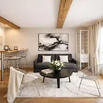 Charming Property - Notre Dame Cathedral