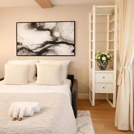 Apartment Charming - Notre Dame Cathedral *