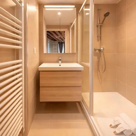 Apartment Charming - Notre Dame Cathedral