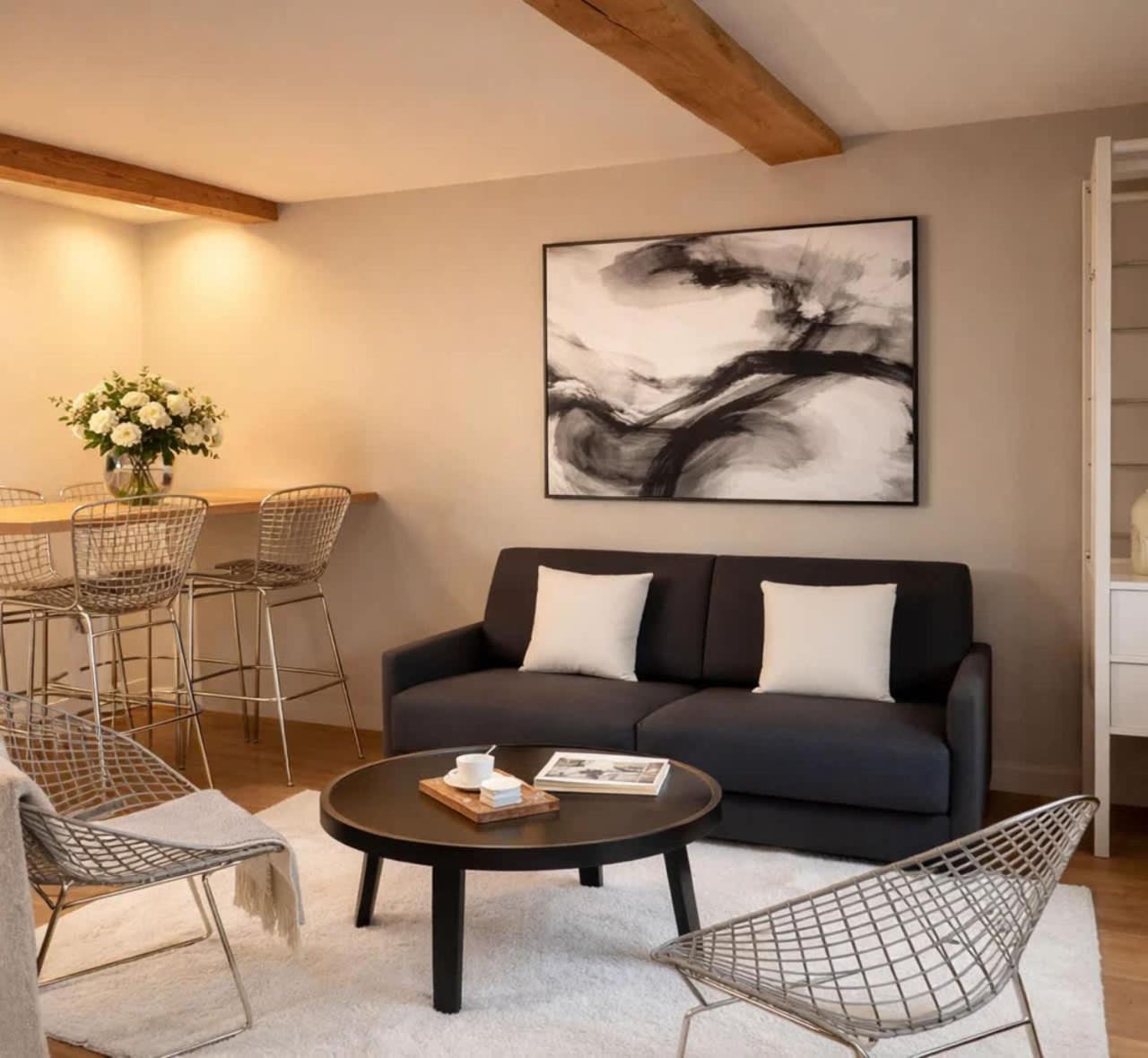 Charming - Notre Dame Cathedral Apartment